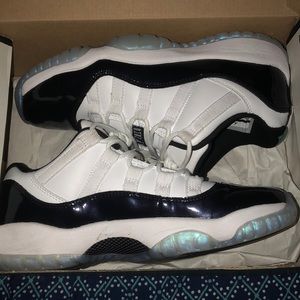 Jordan 11’s (Easter)